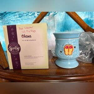 Scentsy Light Blue Warmer with Flip Flop Accents